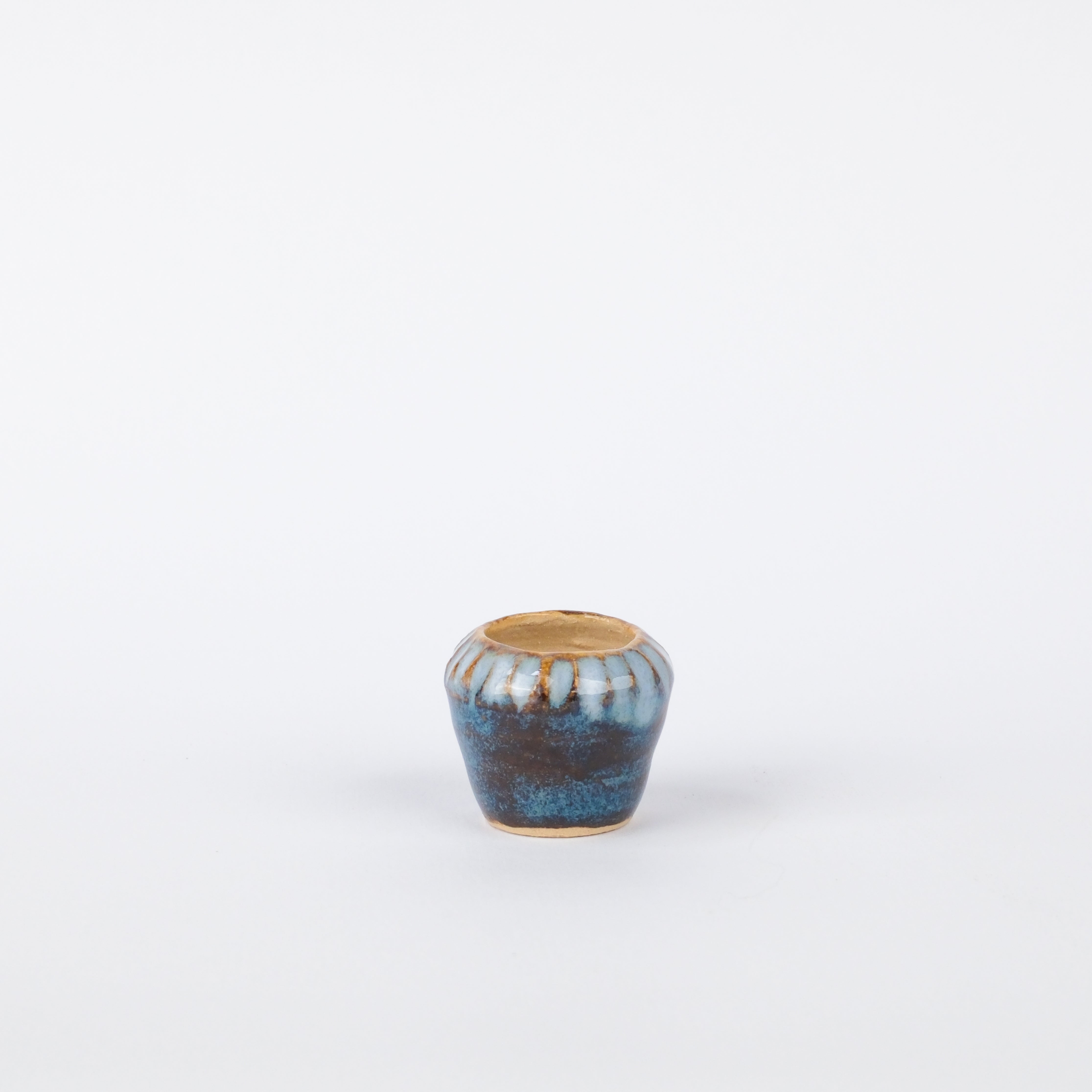 Two Blue Vase 24mm
